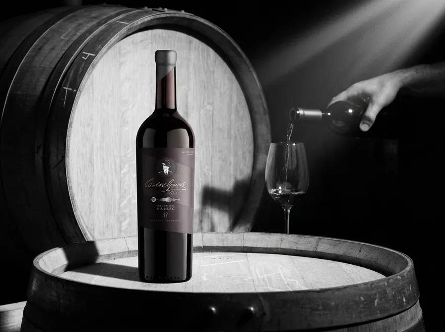 Botella de Carlos Gardel Lunático Gran Reserva Malbec 2023